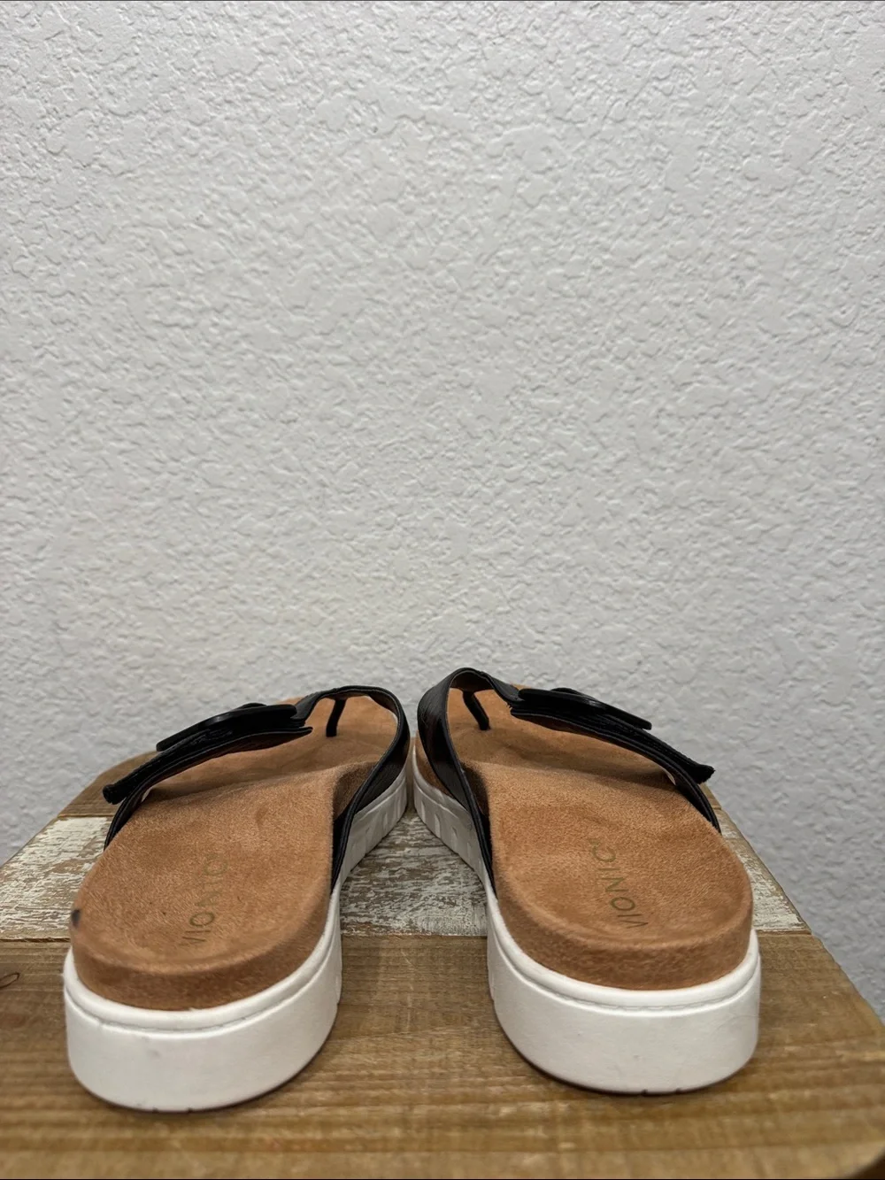 Vionic Uptown Matin Black Leather Sandals Dize 8.5